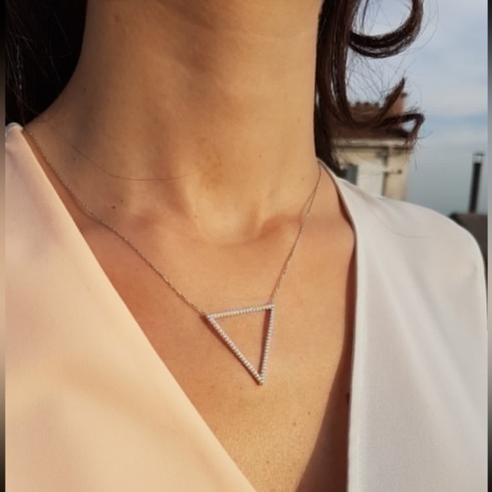 Outline Pave Triangle Necklace 18k Gold Plated